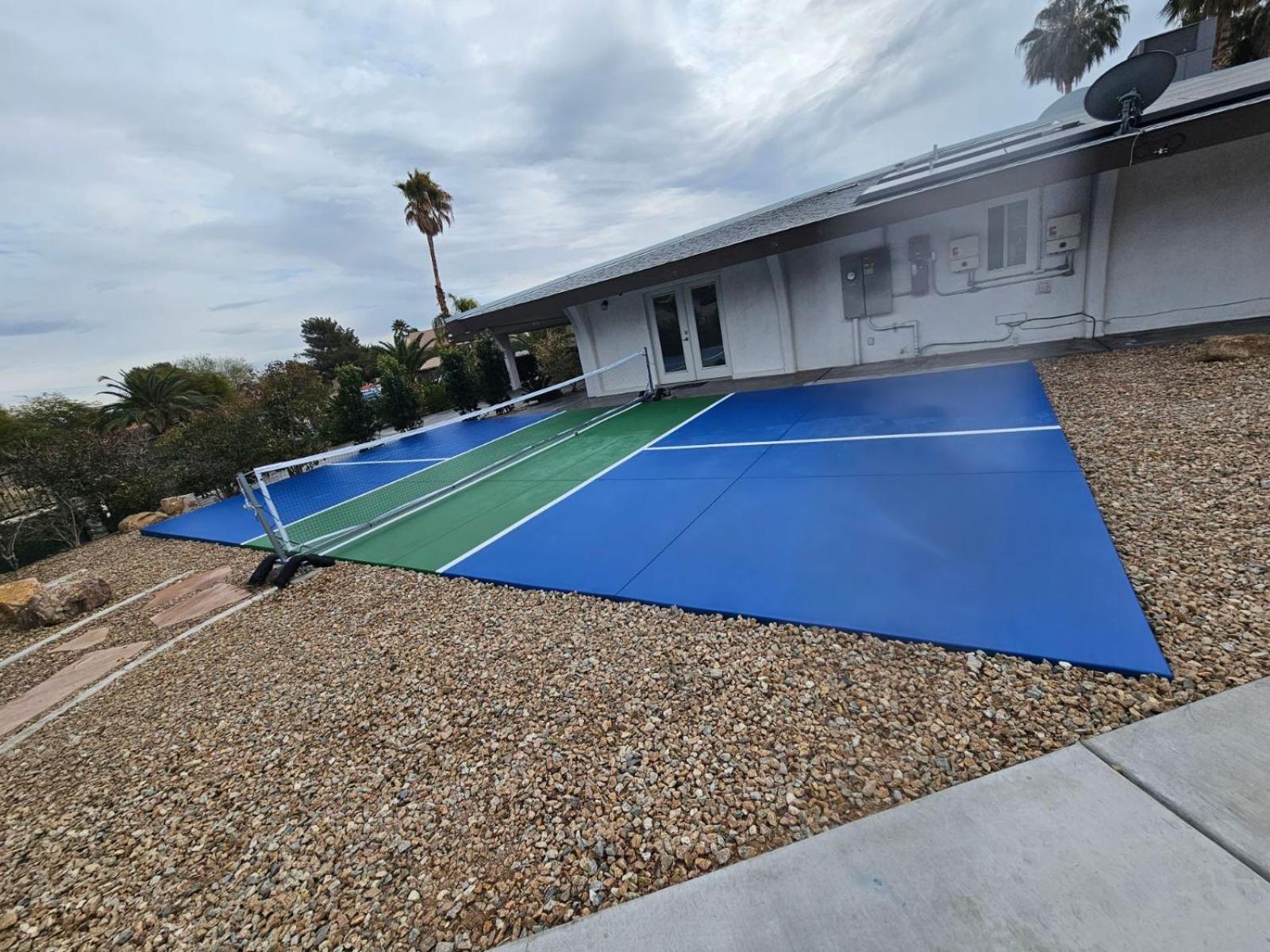 Luxury Villa, With Bonus Pool House, Private Pool, Hot Tub, Rock Water Fall And Slide, Putting Green, Basketball, Shuffle Board, Play Gym, Privately Gated On Circular Driveway. 拉斯维加斯 外观 照片